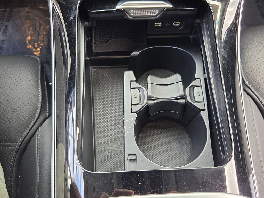 Used 2025 Mercedes-Benz C 300 Sedan image 18