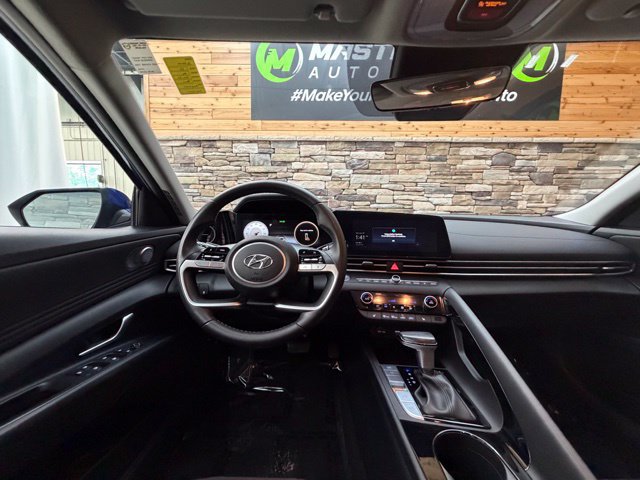 Certified 2023 Hyundai Elantra SEL w/ Convenience Package FWD image 19