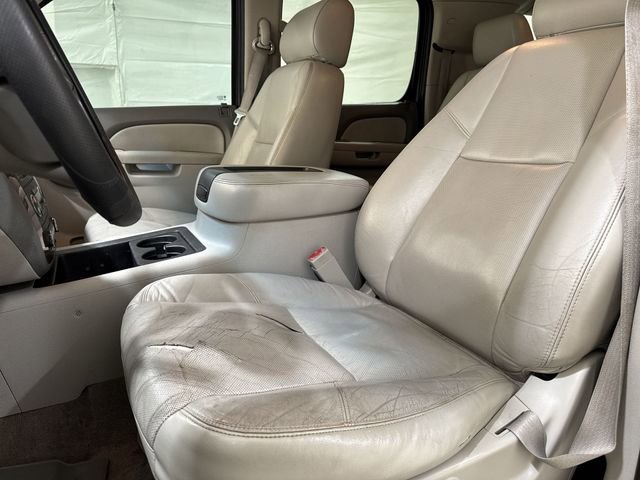 Used 2011 Chevrolet Suburban LTZ image 16