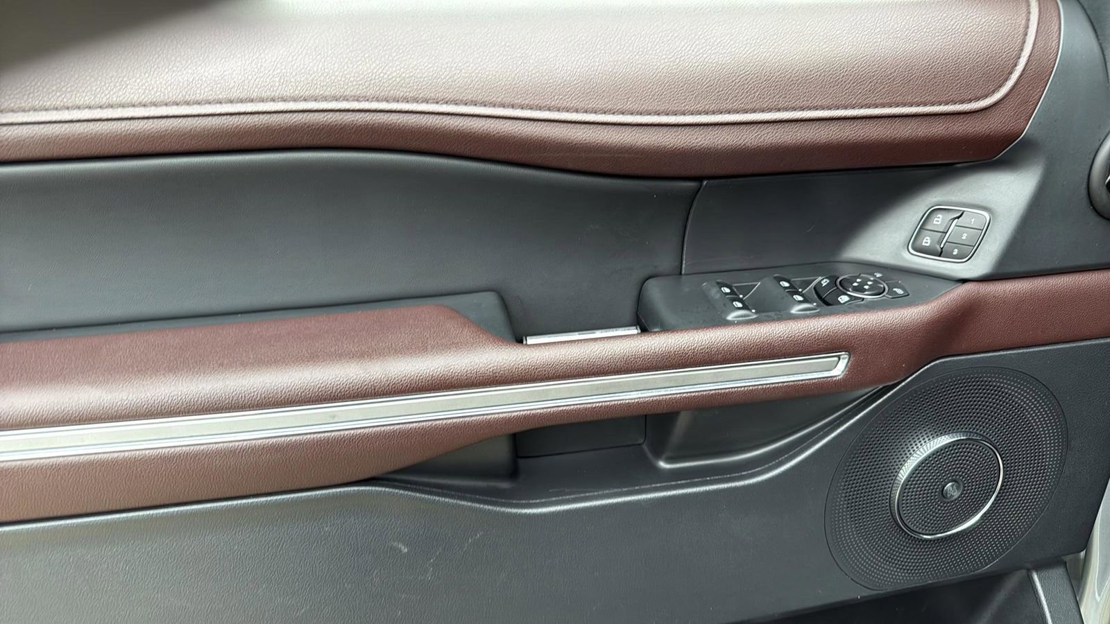 Certified 2024 Ford Expedition Limited image 12