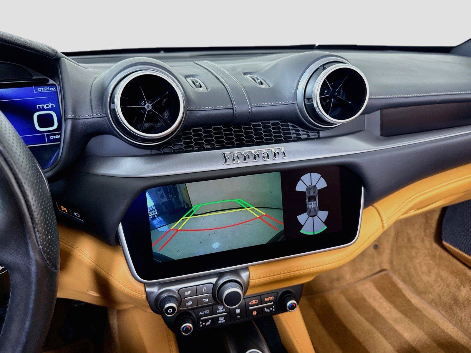 Used 2019 Ferrari Portofino RWD image 19