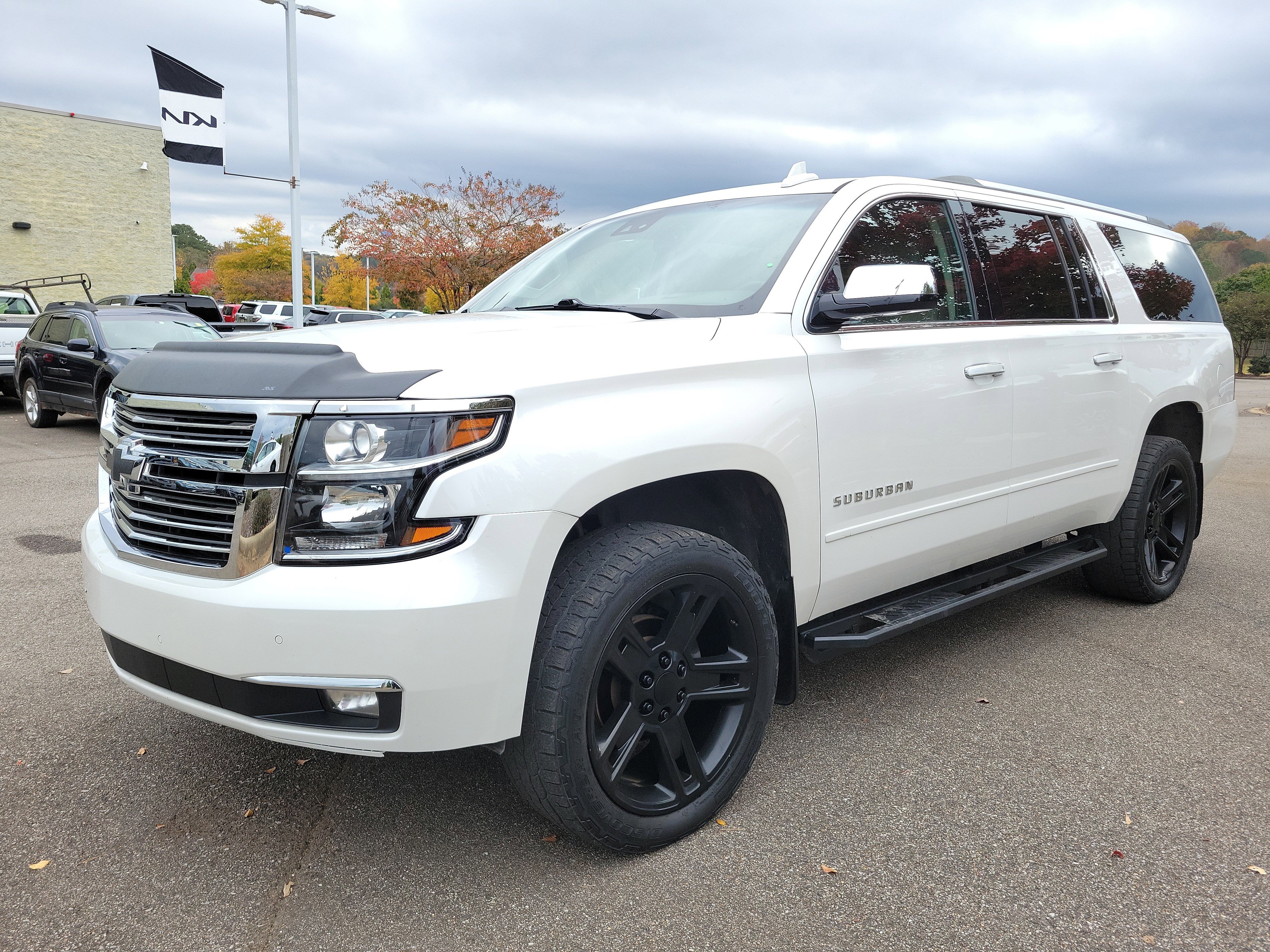 Used 2020 Chevrolet Suburban Premier image 25