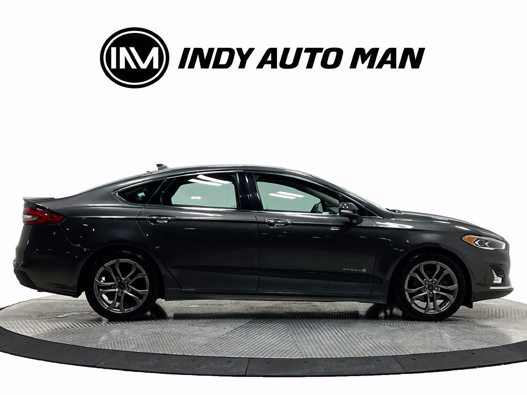 Used 2019 Ford Fusion Titanium FWD image 3