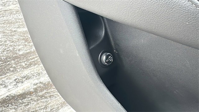 Used 2024 Cadillac XT4 Premium Luxury image 16