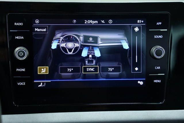 New 2025 Volkswagen Jetta SE FWD image 21
