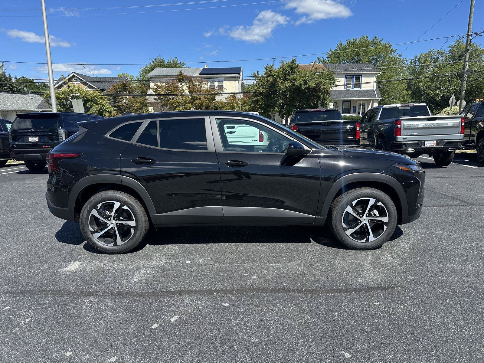 New 2026 Chevrolet Trax RS w/ Sunroof Package FWD image 8