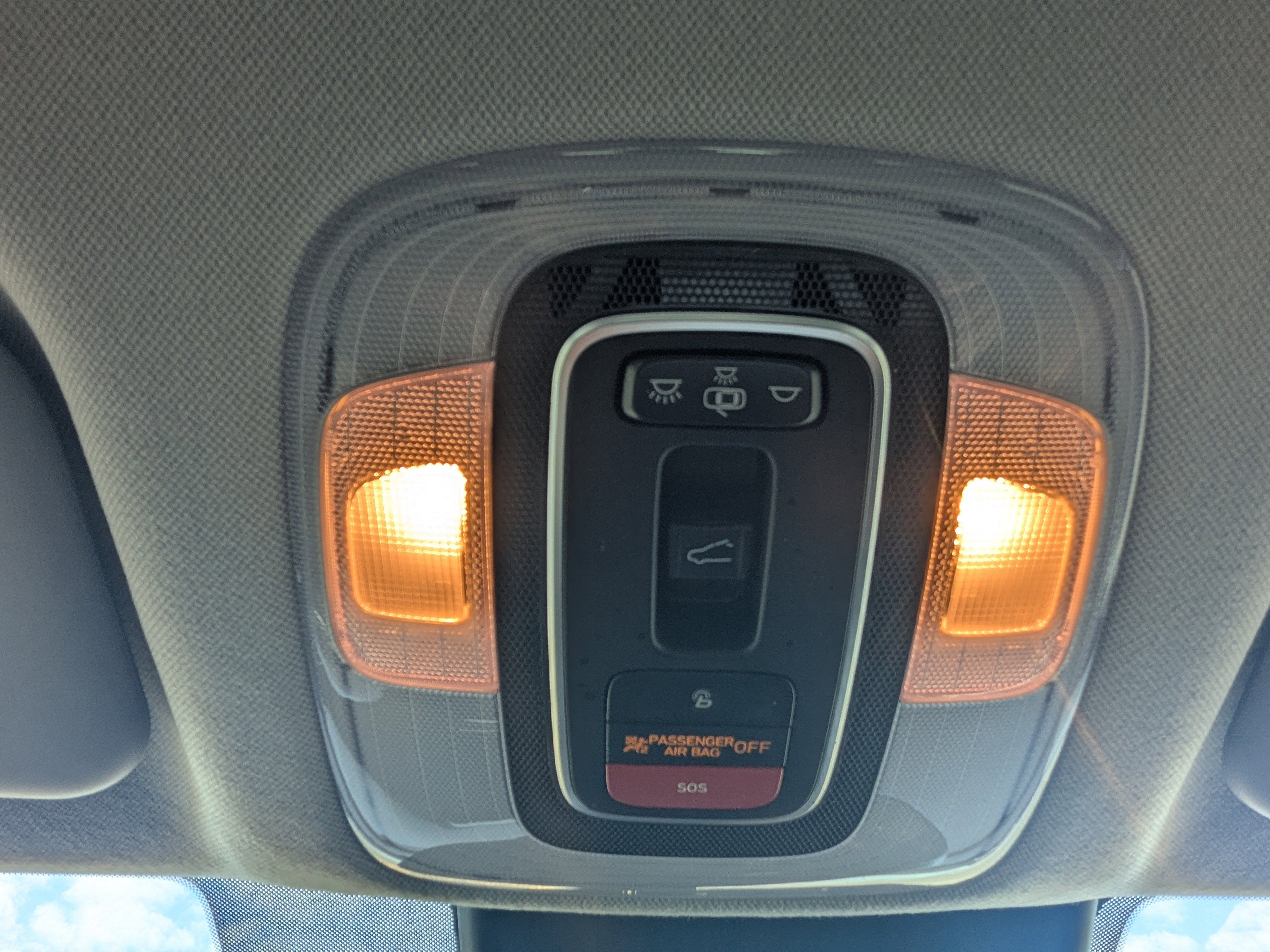 Used 2023 Hyundai Elantra Limited image 22