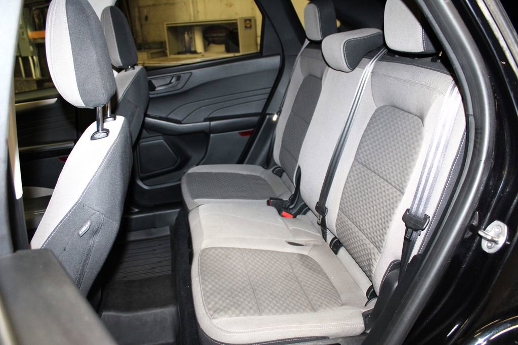 Used 2022 Ford Escape SE w/ Cold Weather Package image 25