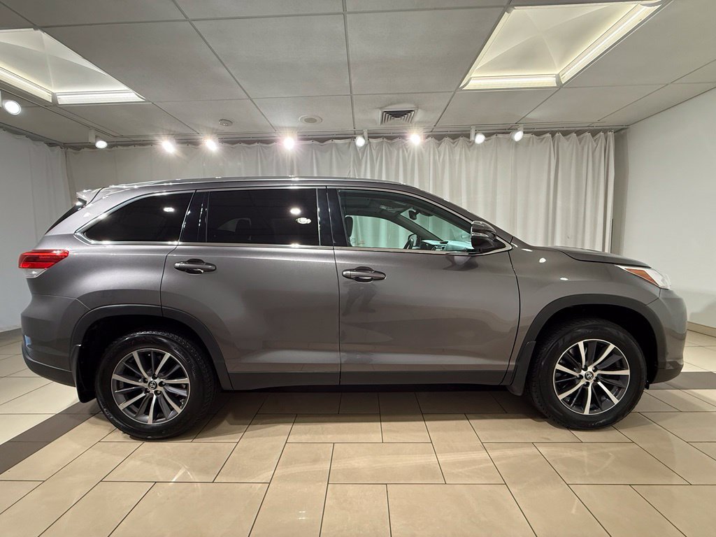 Certified 2019 Toyota Highlander XLE AWD/4WD image 6