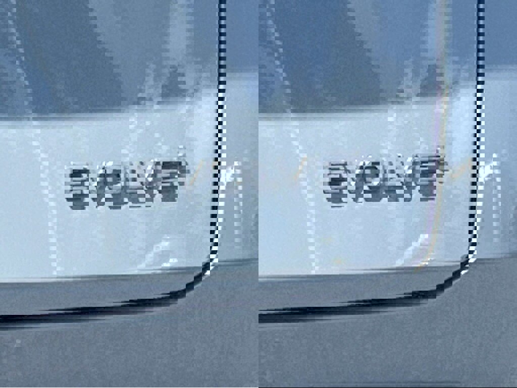 New 2023 Nissan Ariya FWD image 11