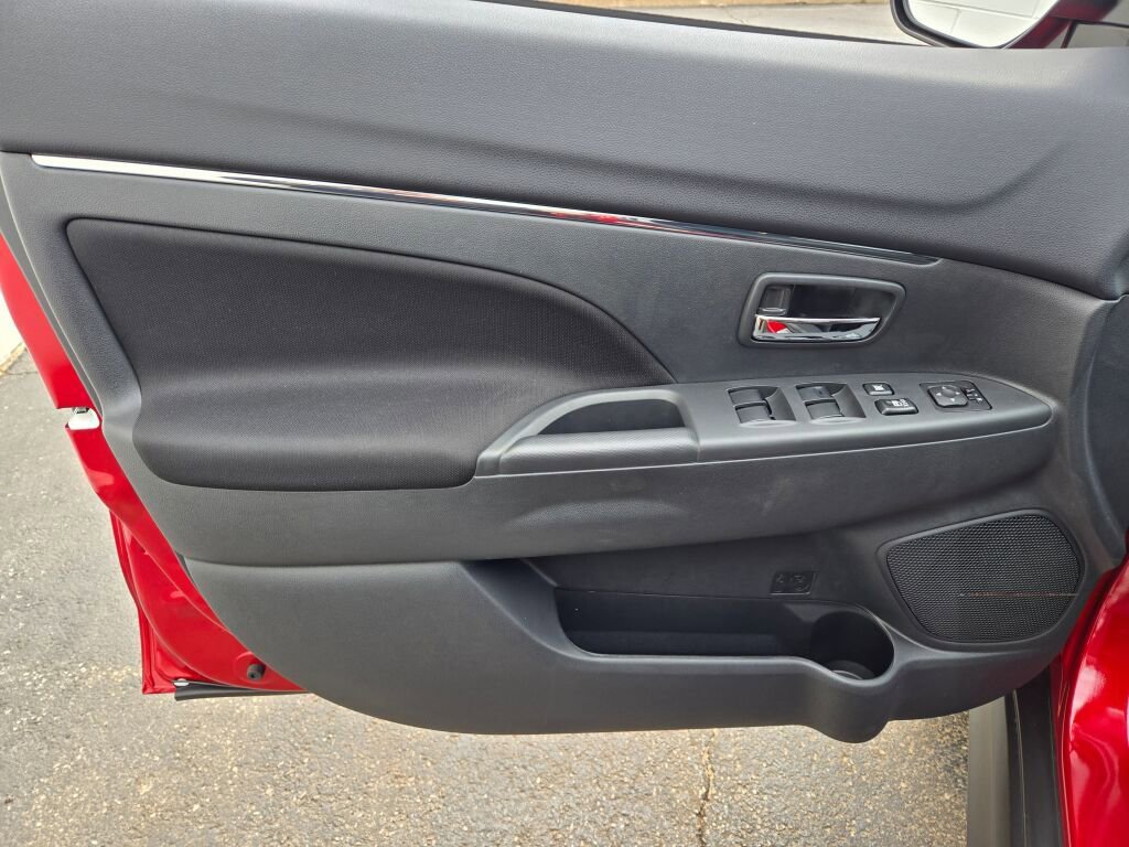 Used 2026 Mitsubishi Outlander Sport ES AWD/4WD image 16
