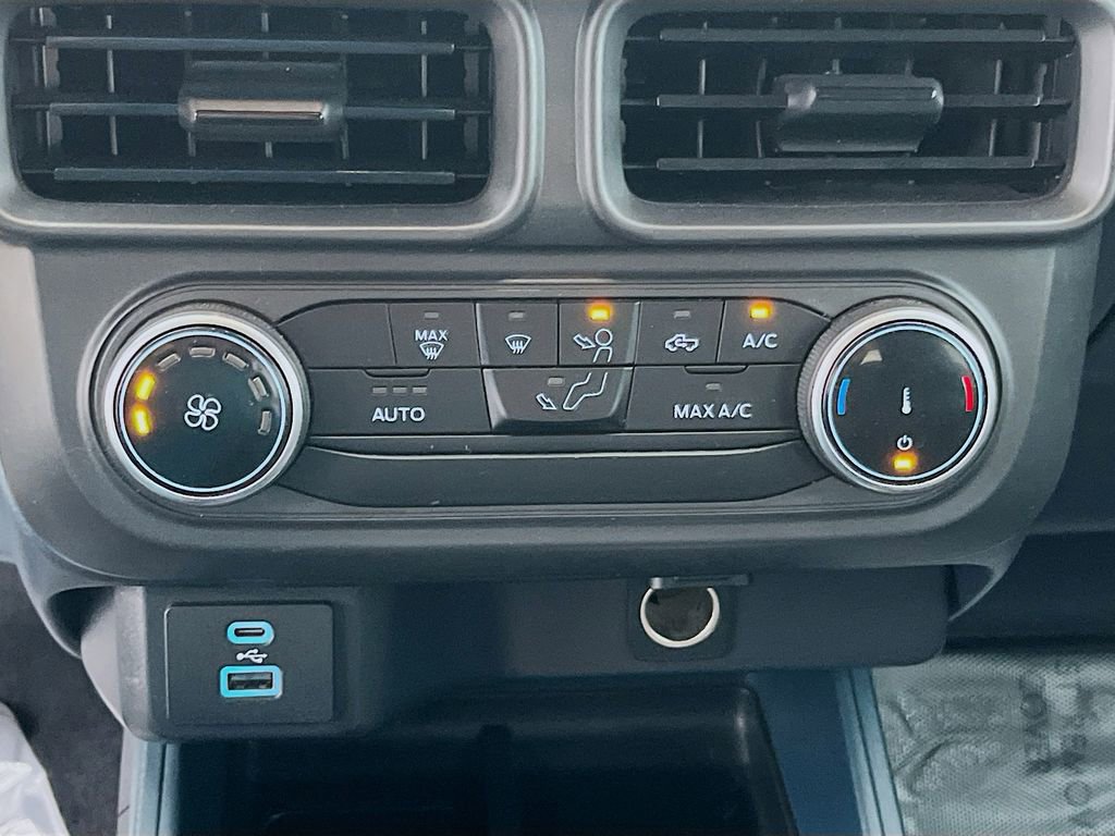 Used 2023 Ford Maverick XL image 15