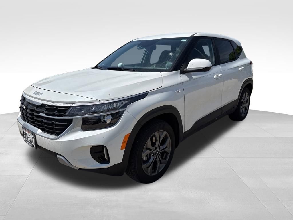Used 2025 Kia Seltos LX AWD/4WD image 2