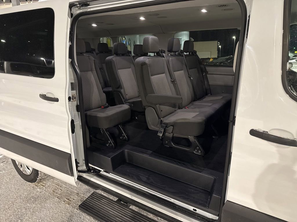 Used 2023 Ford Transit 350 XLT image 15