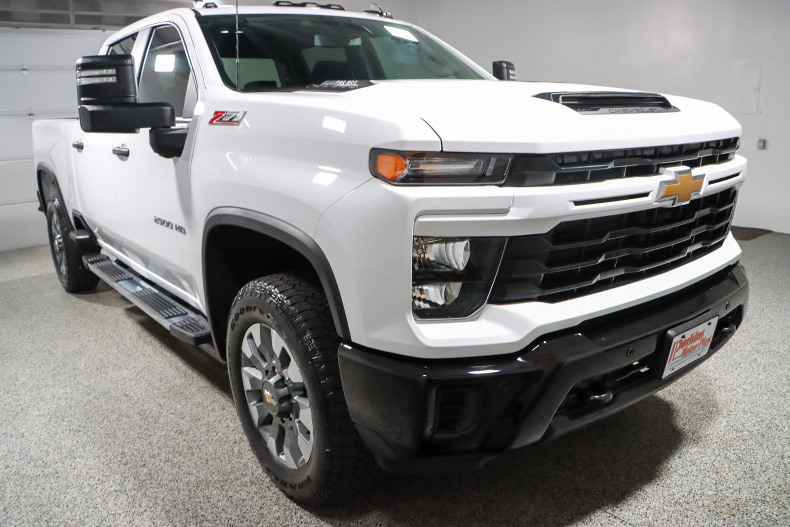 Used 2025 Chevrolet Silverado 2500 Custom w/ Custom Value Package AWD/4WD image 5