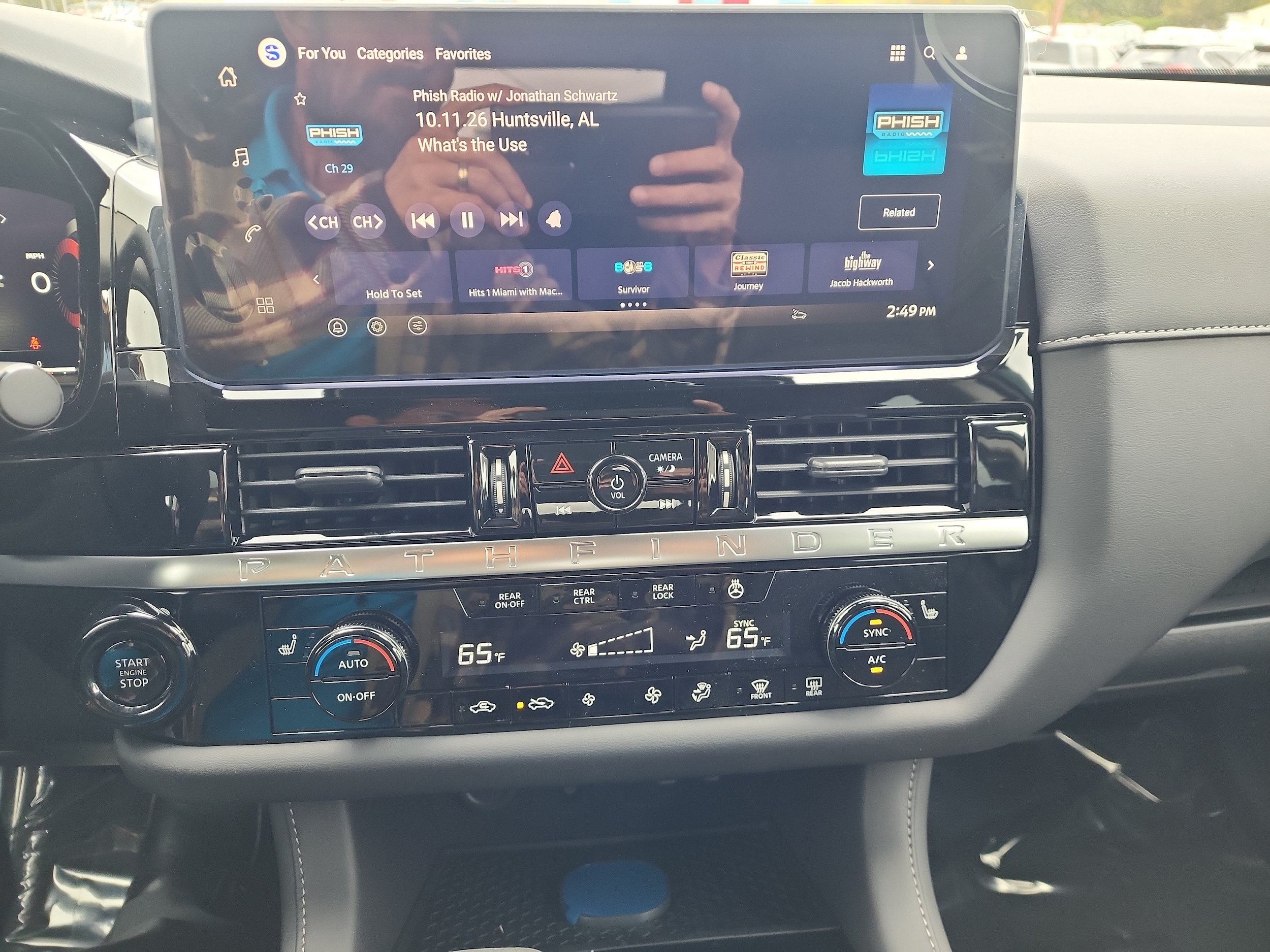 New 2026 Nissan Pathfinder SL AWD/4WD image 13