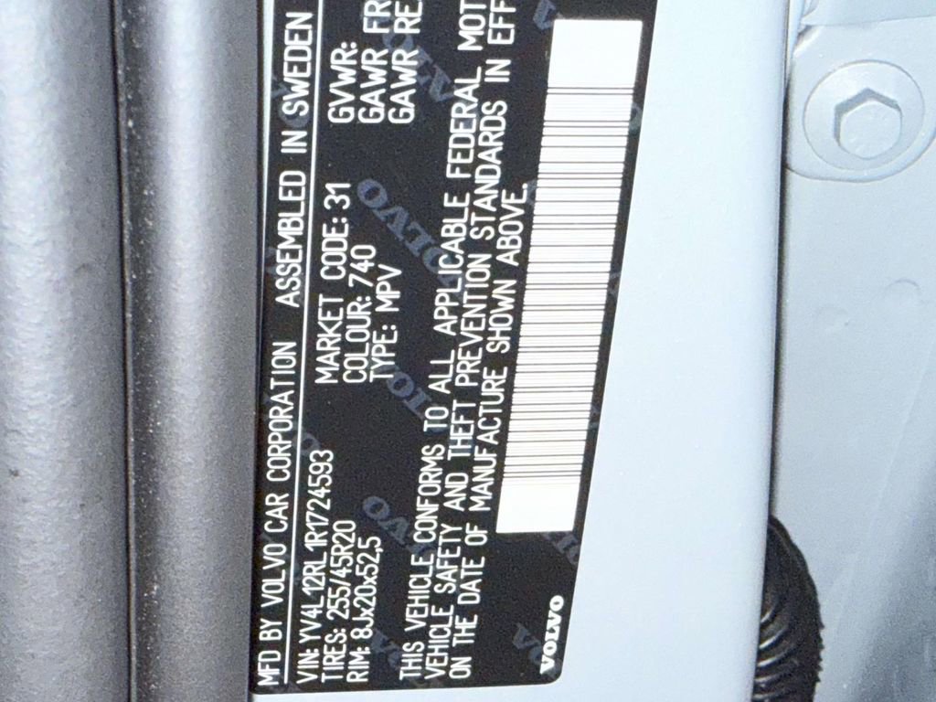 Used 2024 Volvo XC60 B5 Plus image 32