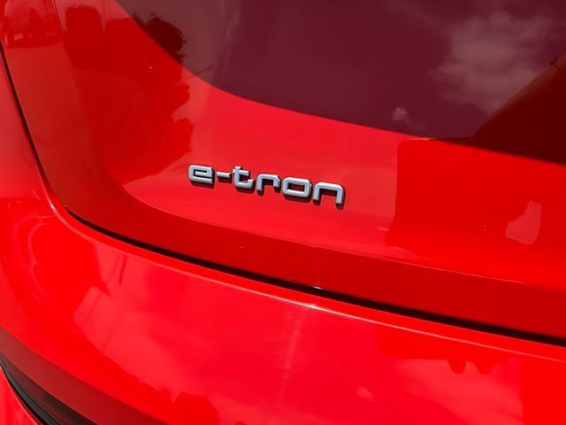 Used 2021 Audi e-tron Prestige w/ Prestige Package AWD/4WD image 16