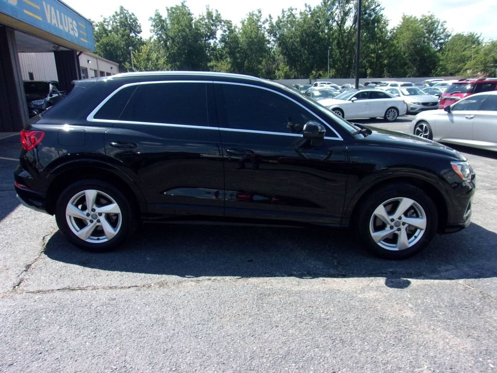 Used 2019 Audi Q3 2.0T Premium w/ Convenience Package AWD/4WD image 4