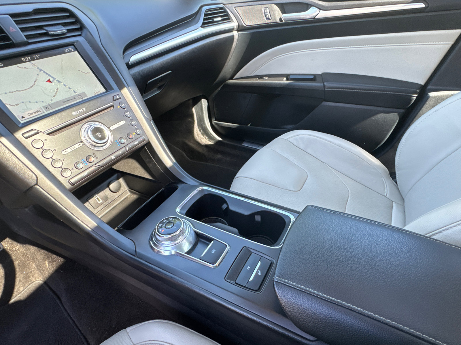 Used 2018 Ford Fusion Energi Titanium FWD image 34