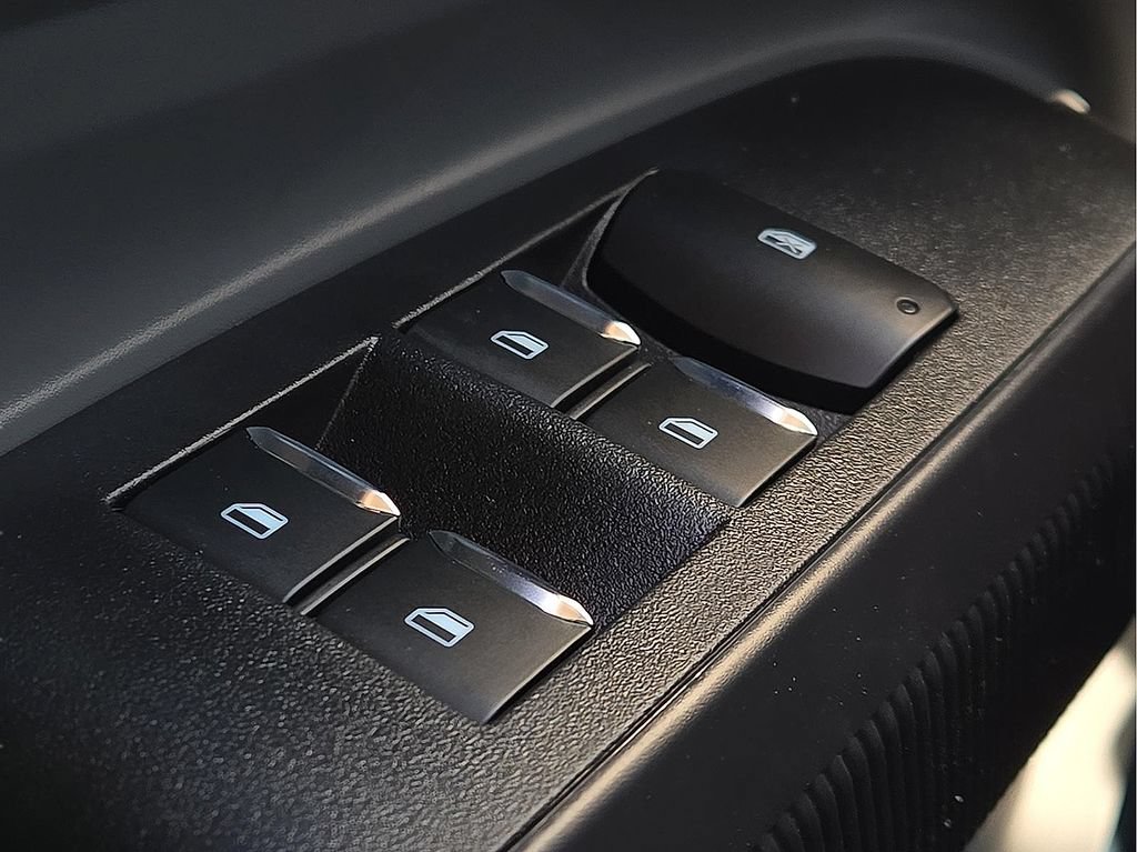 New 2026 Ford Maverick XL AWD/4WD image 15