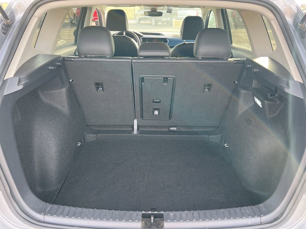 Used 2024 Volkswagen Taos SE image 7