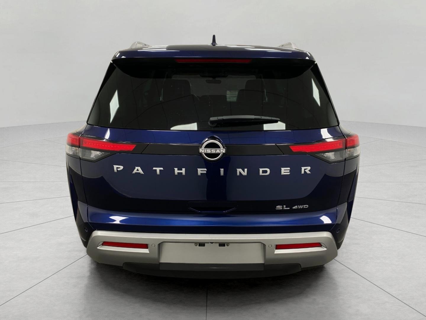 Used 2025 Nissan Pathfinder SL image 4