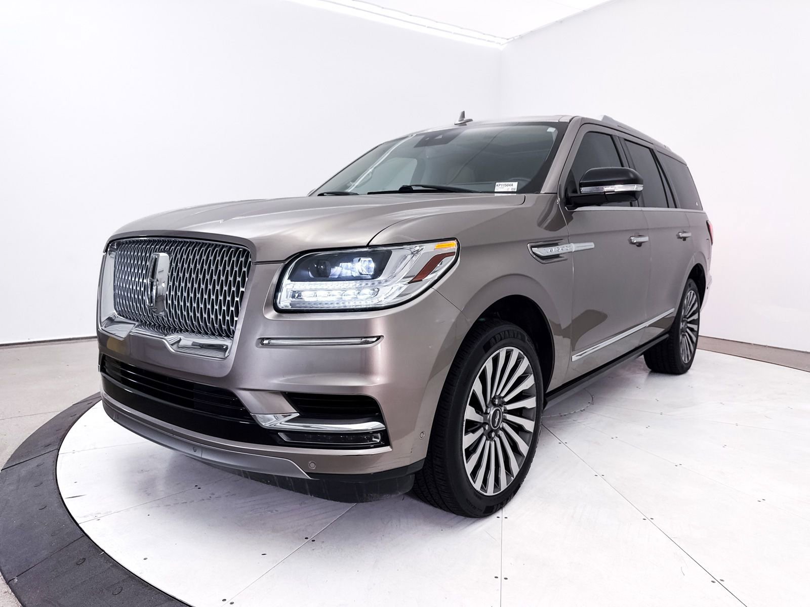 Used 2018 Lincoln Navigator Reserve w/ Technology Package AWD/4WD image 17