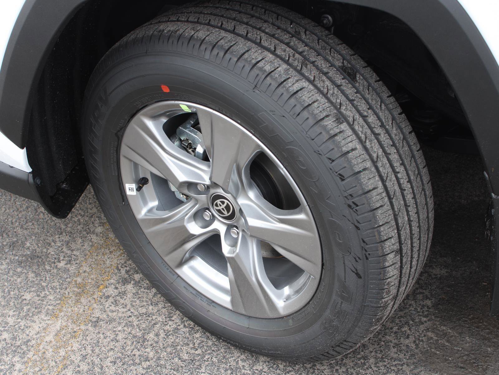 New 2025 Toyota RAV4 XLE image 7