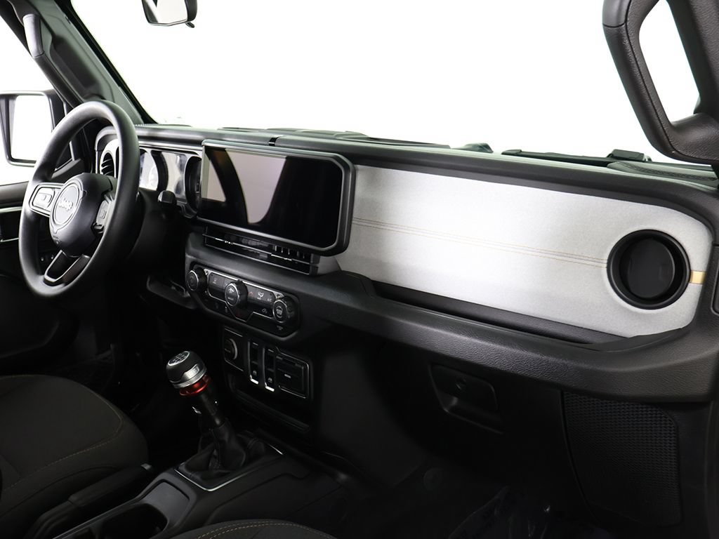 Used 2026 Jeep Wrangler Sport AWD/4WD image 22