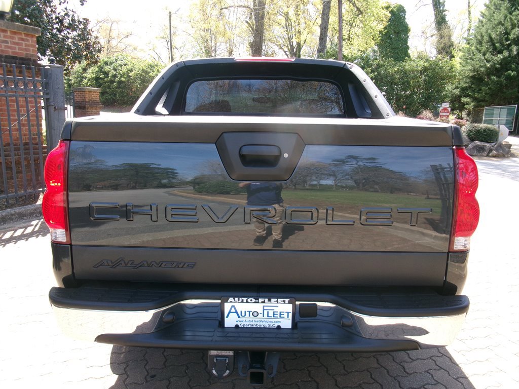 Used 2003 Chevrolet Avalanche 4x4 w/ Suspension Package, Off-Road image 6