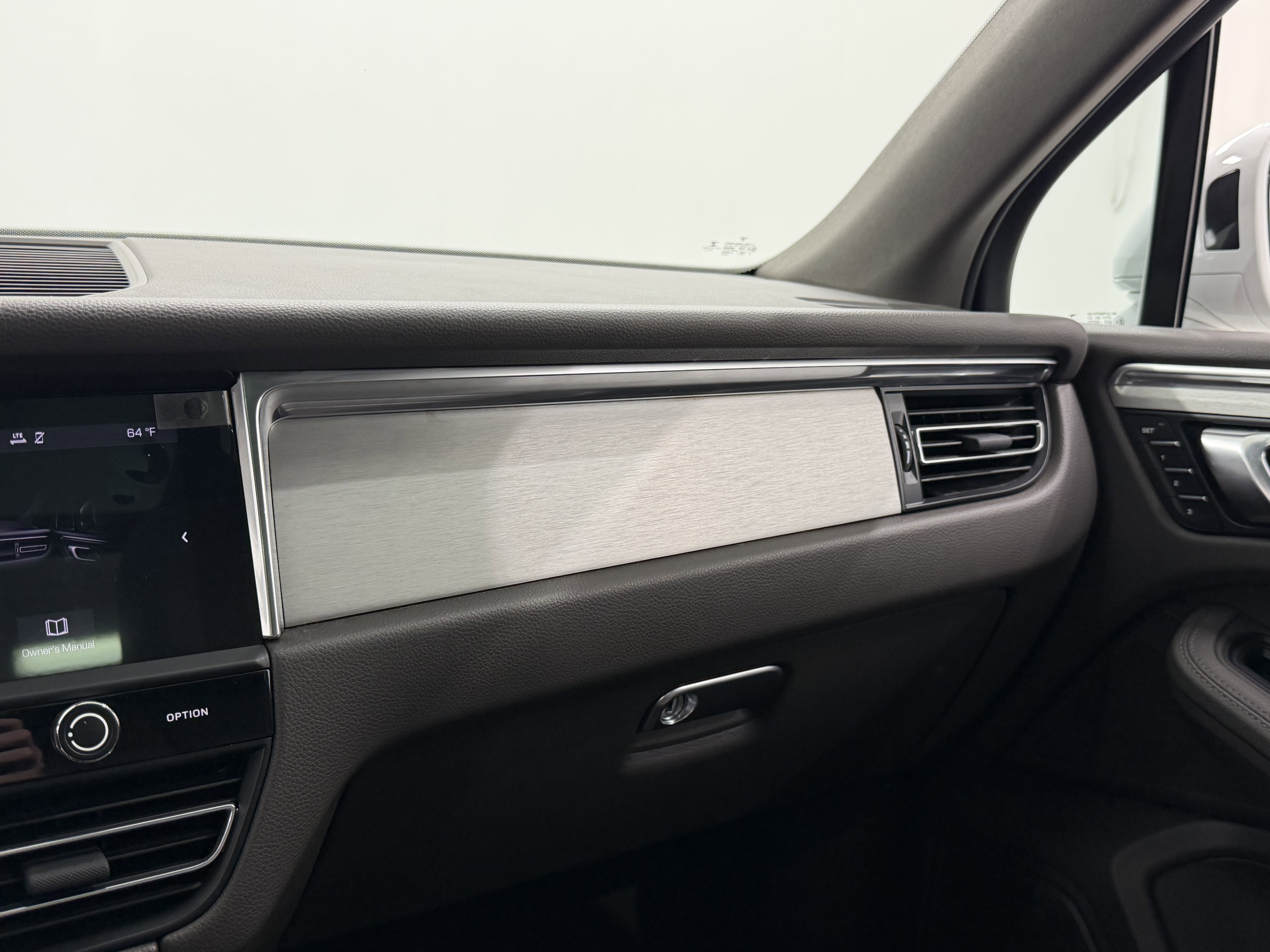 Certified 2023 Porsche Macan image 55