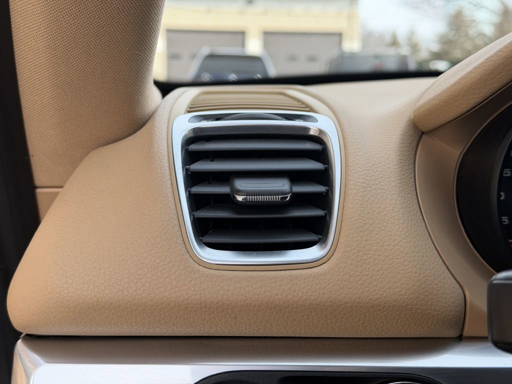 Used 2014 Porsche Cayman w/ Infotainment Package image 29