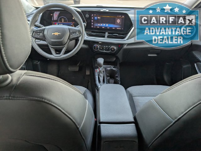 Used 2025 Chevrolet Trax LT FWD image 19