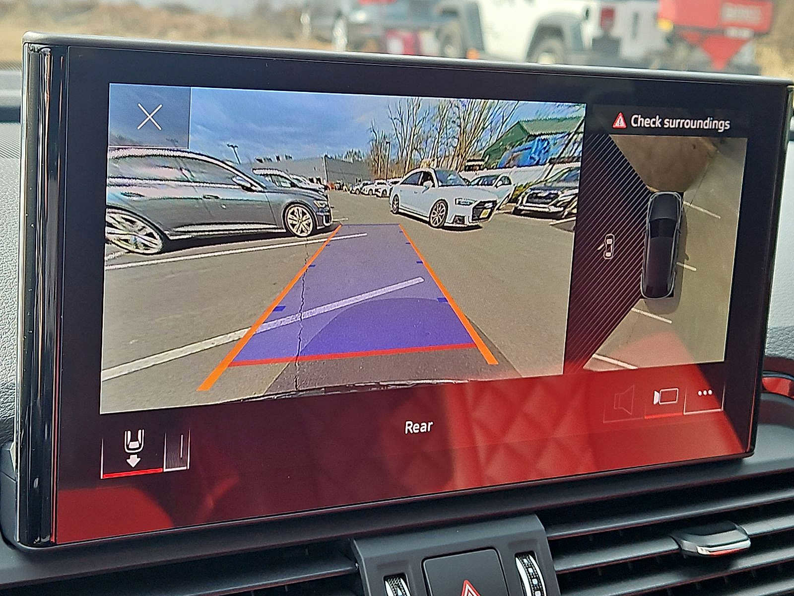 Certified 2025 Audi SQ5 Premium Plus w/ Premium Plus Package image 15