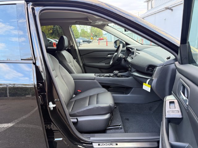 New 2026 Nissan Rogue Dark Armor AWD/4WD image 9