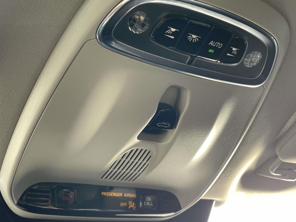 Used 2019 Volvo XC90 T6 Momentum w/ Advanced Package image 23