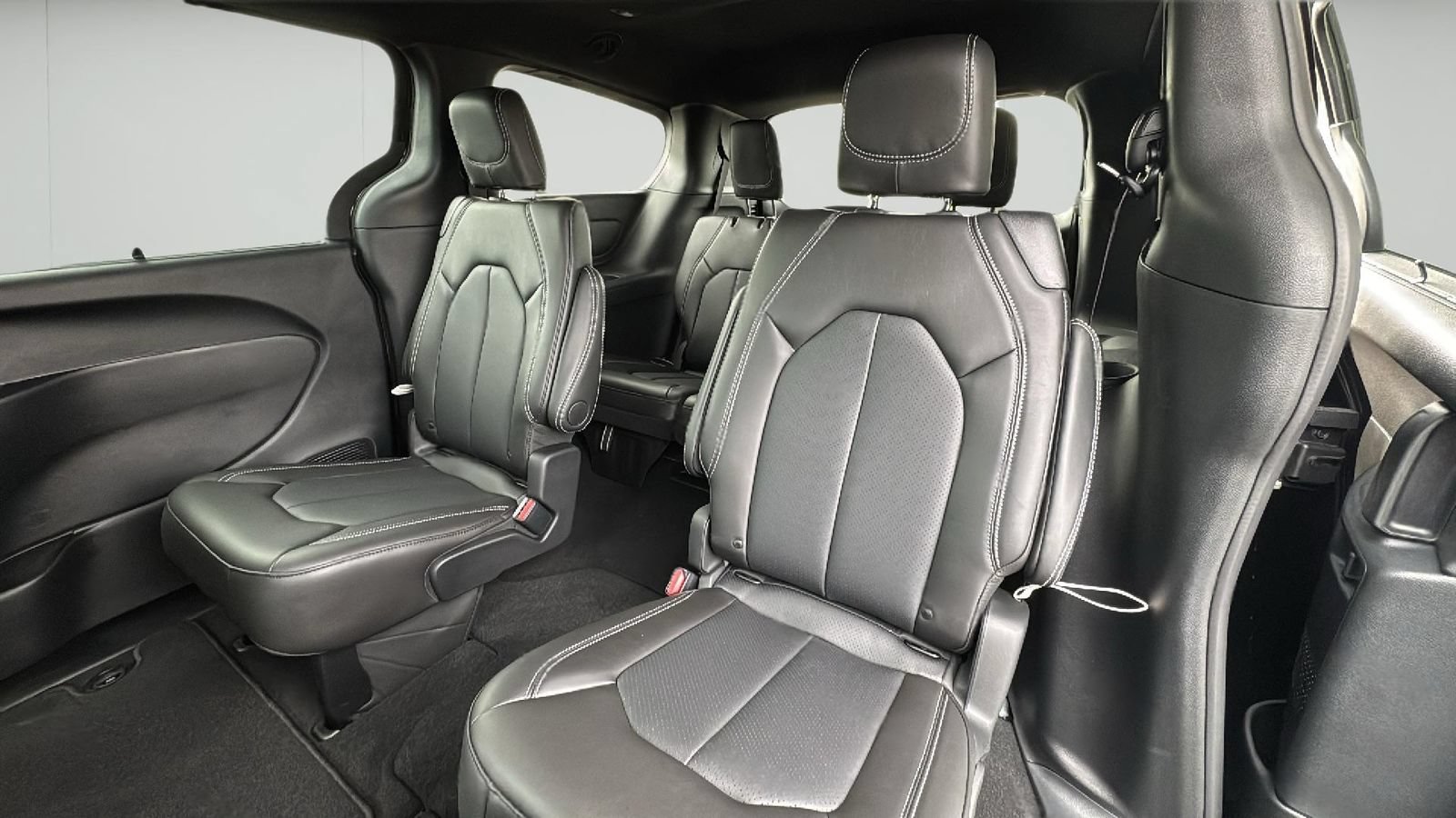 New 2025 Chrysler Pacifica Select FWD image 25