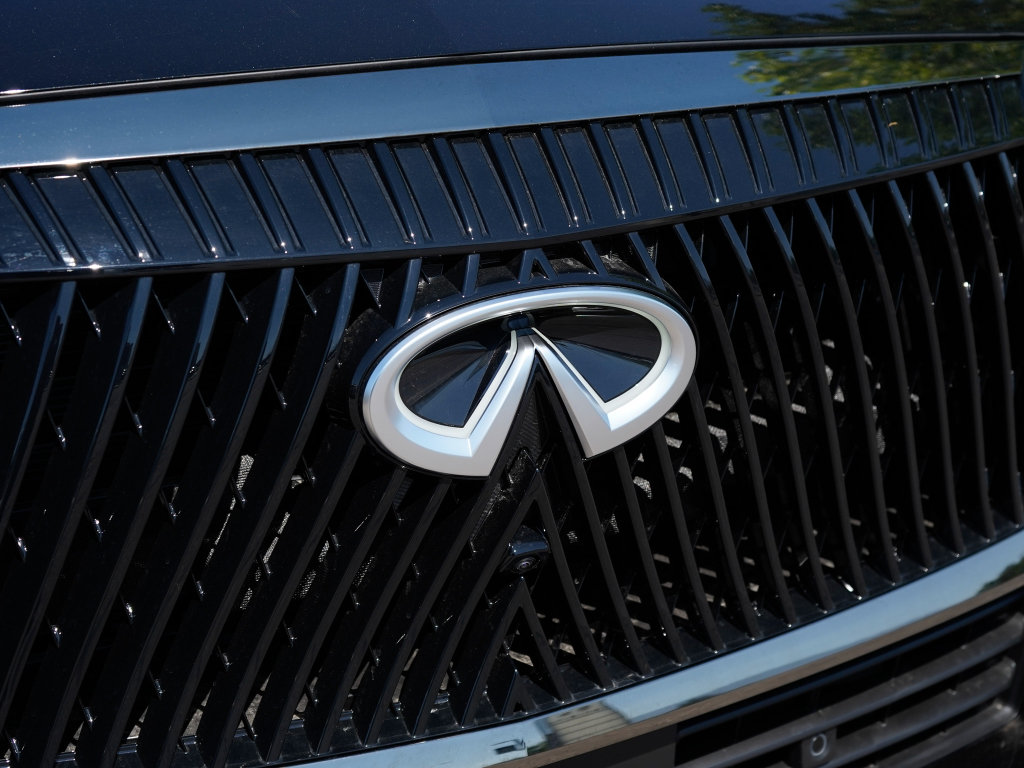Certified 2026 INFINITI QX80 Autograph AWD/4WD image 3