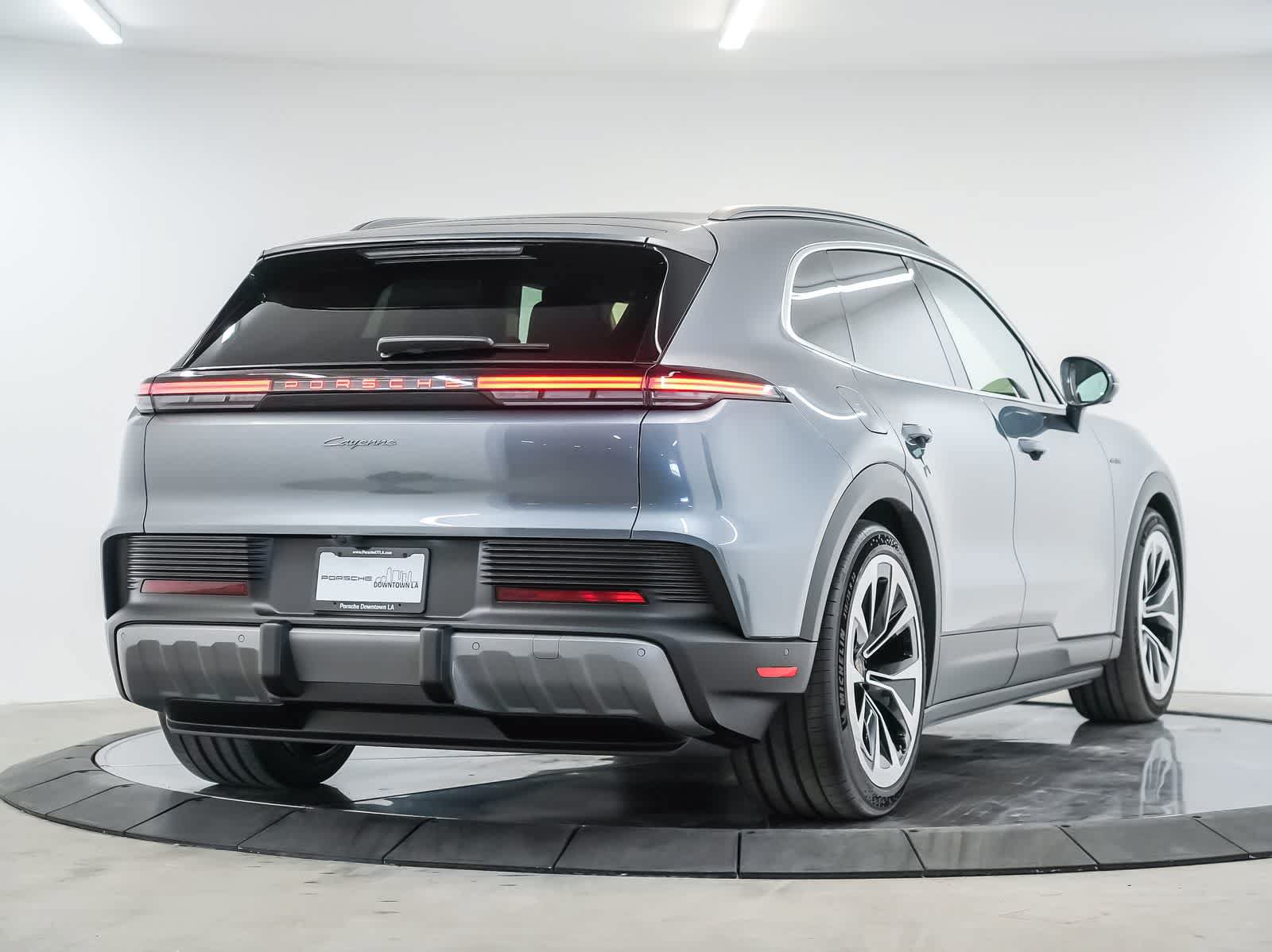 New 2026 Porsche Cayenne Electric AWD/4WD image 9