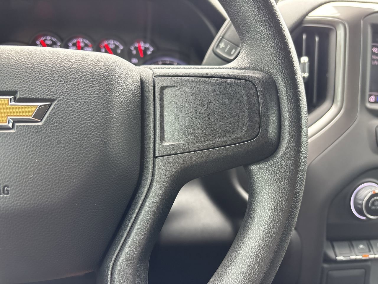 Used 2022 Chevrolet Silverado 1500 Custom image 25