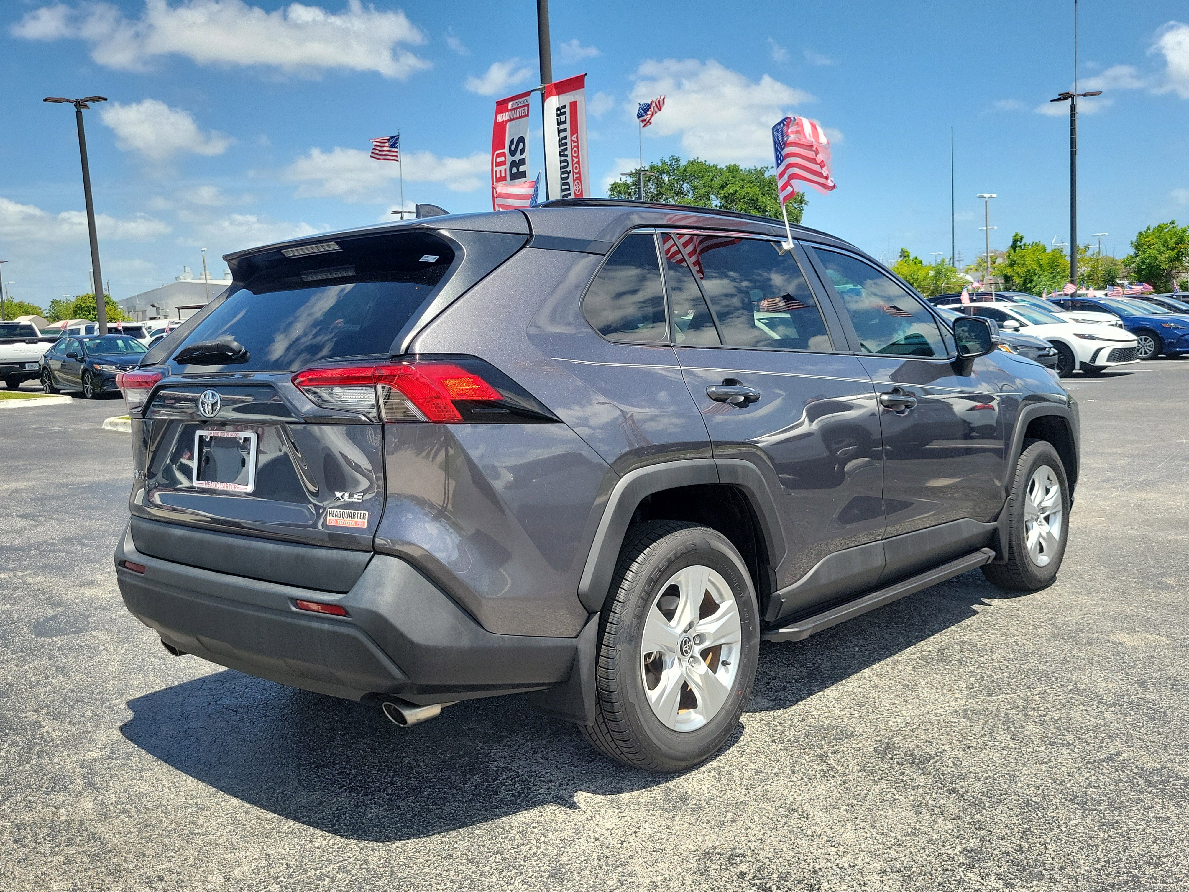 Used 2021 Toyota RAV4 XLE w/ Convenience Package FWD image 12