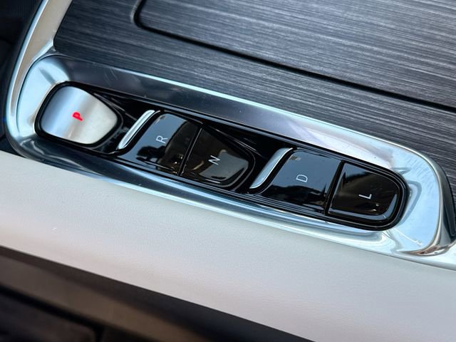 Used 2024 Buick Enclave Avenir w/ Trailering Package, 5000 lbs. FWD image 19