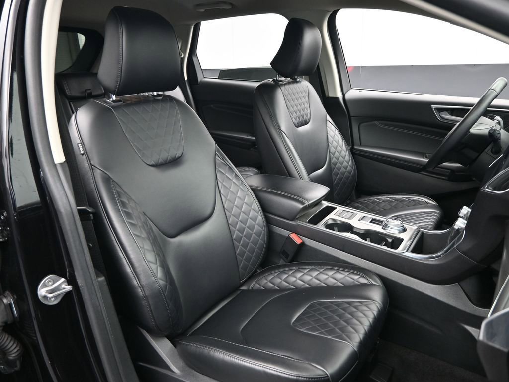 Used 2024 Ford Edge Titanium image 29