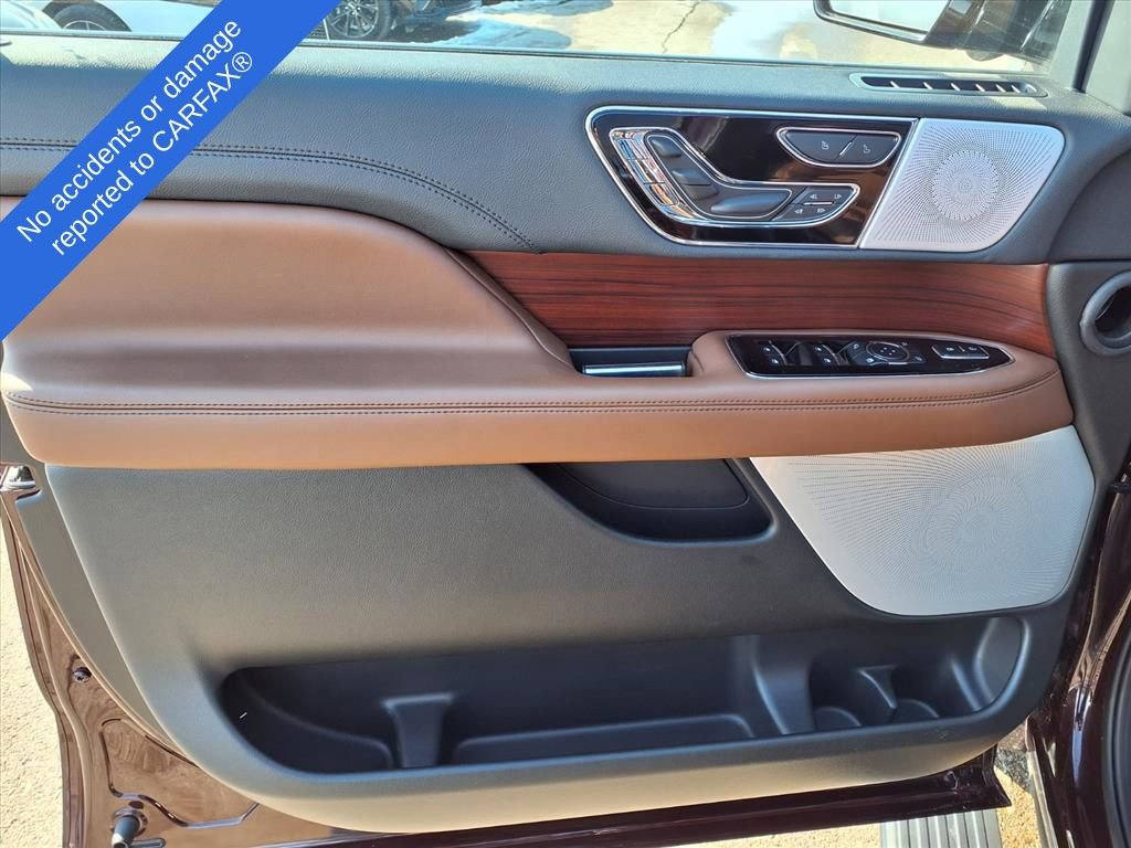 Used 2023 Lincoln Navigator Reserve image 16