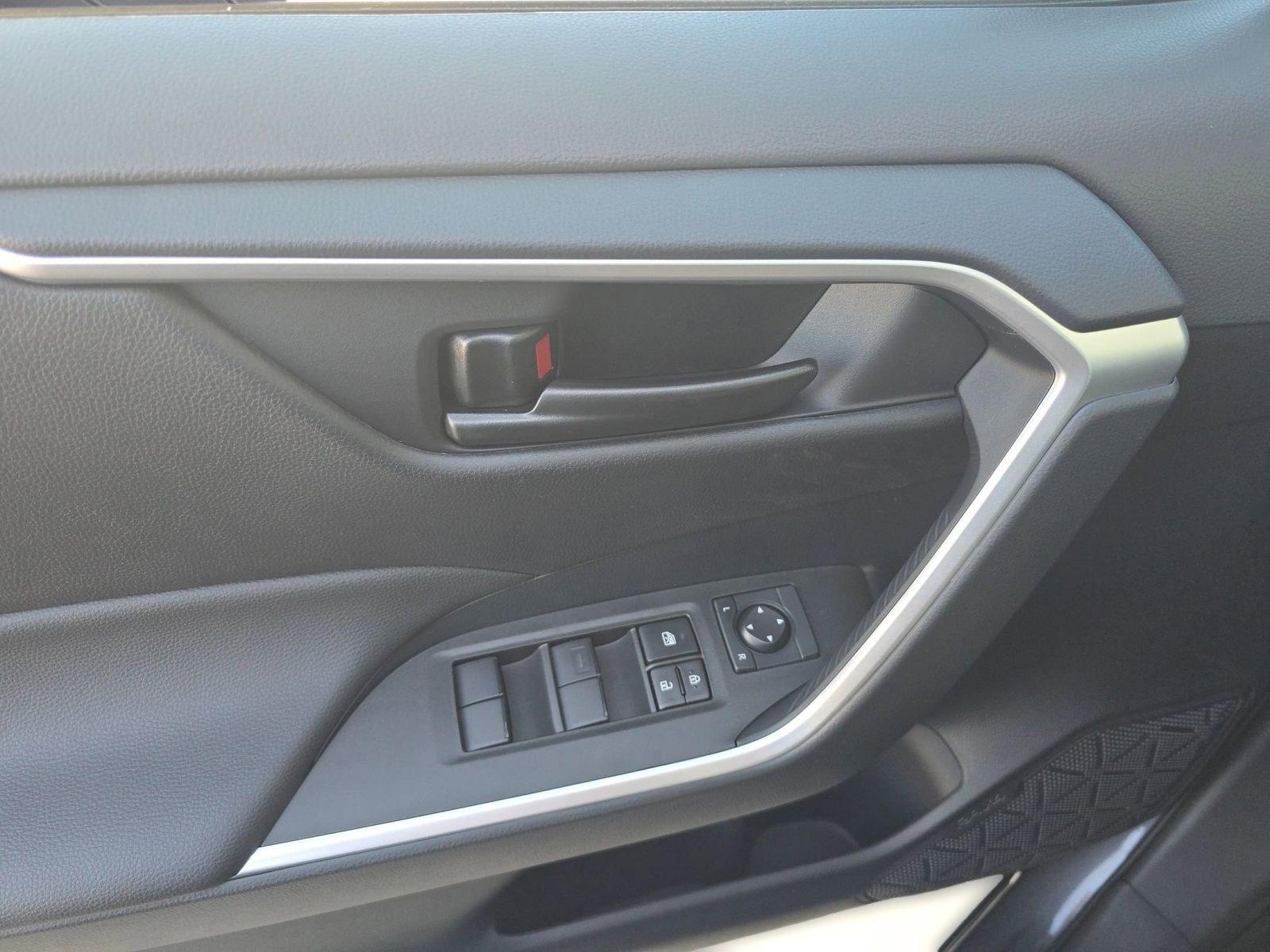 New 2025 Toyota RAV4 LE image 20