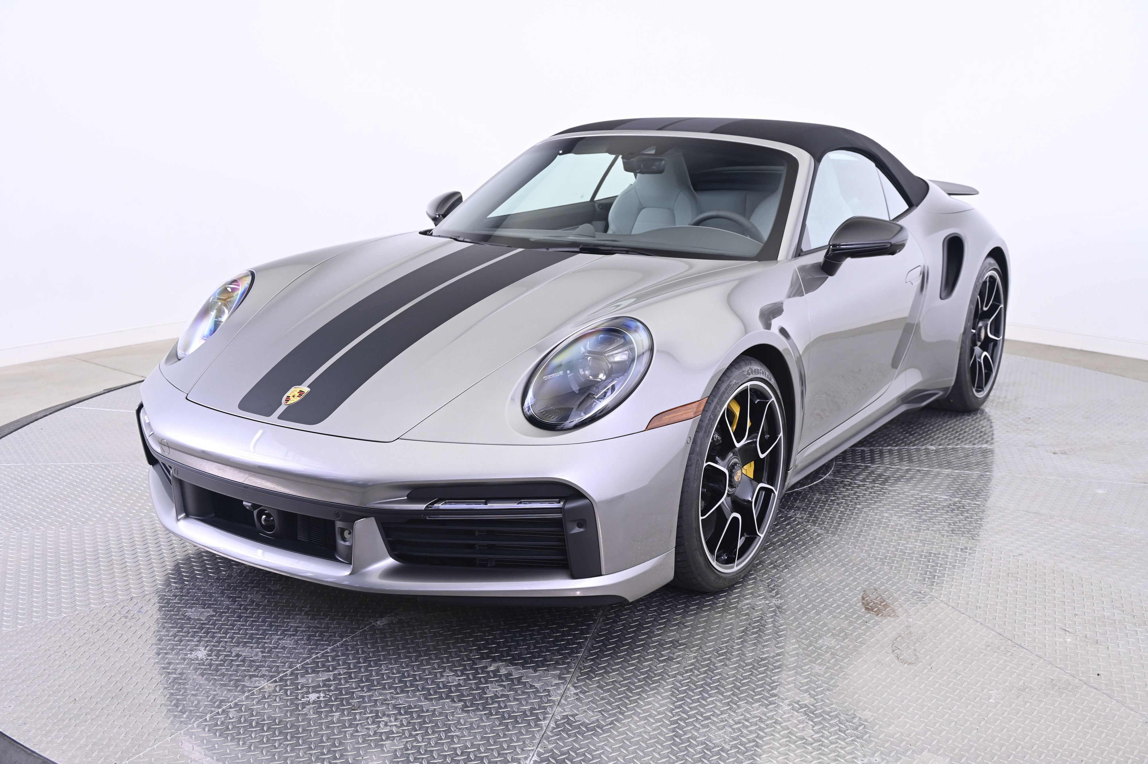 Certified 2025 Porsche 911 Turbo S AWD/4WD image 11