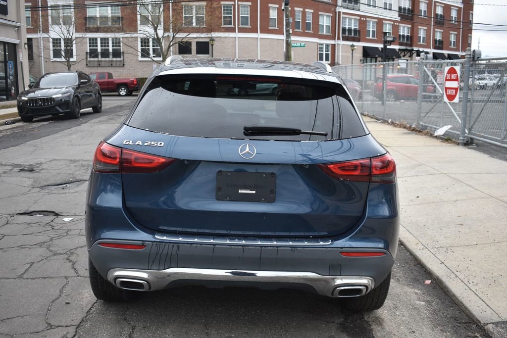 Used 2022 Mercedes-Benz GLA 250 w/ Premium Package Lite image 6