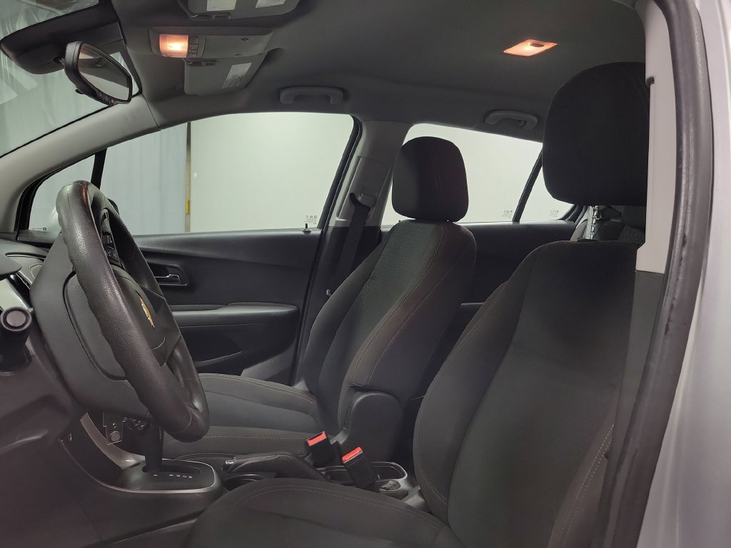 Used 2017 Chevrolet Trax LS AWD/4WD image 16