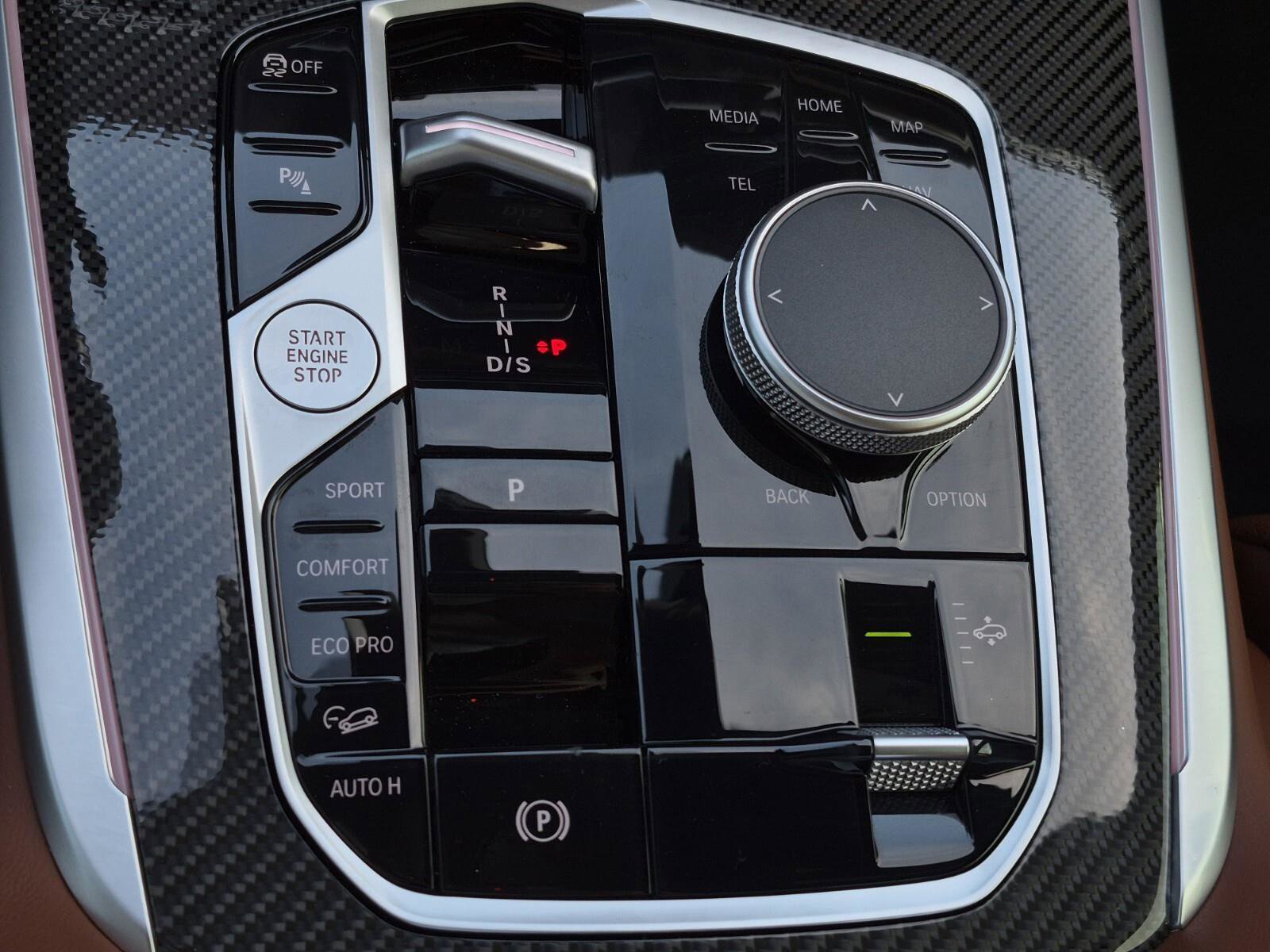 Certified 2025 BMW X7 M60i w/ Climate Comfort Package image 18